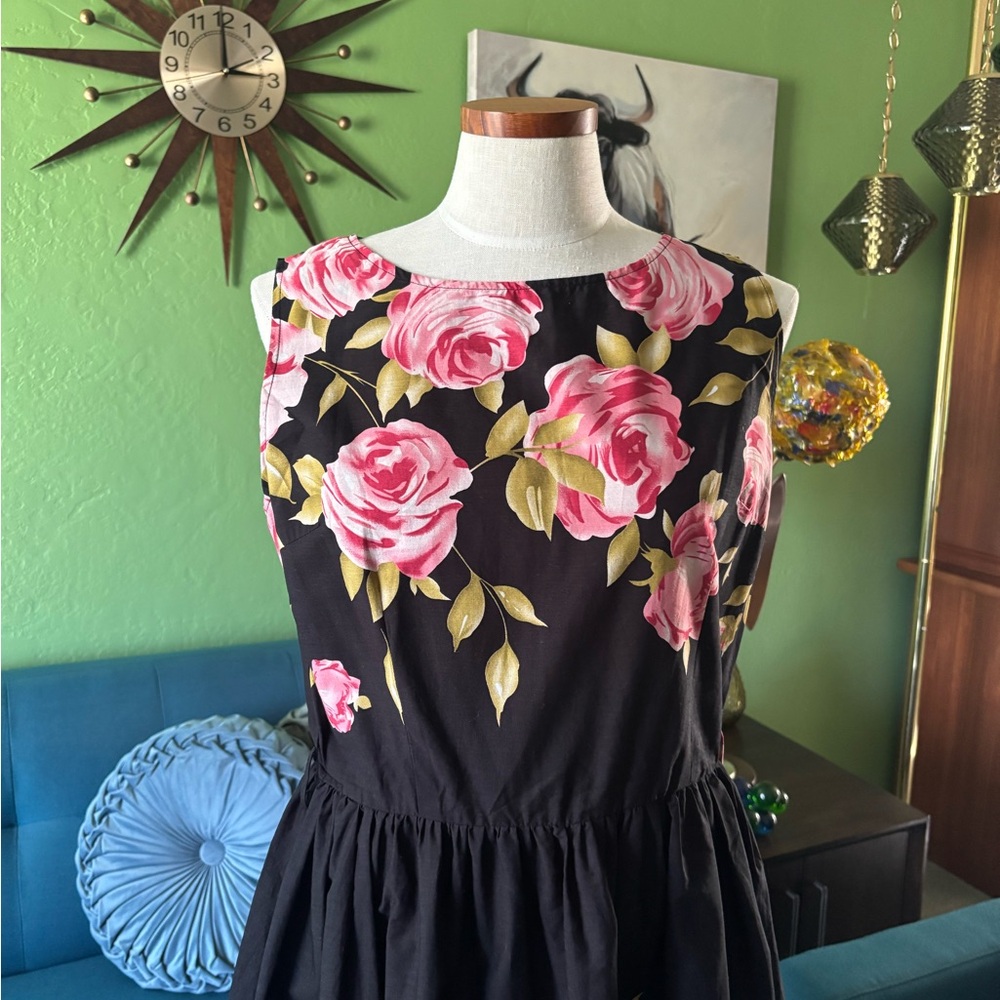 Pinup Dress - Picture 2 of 6